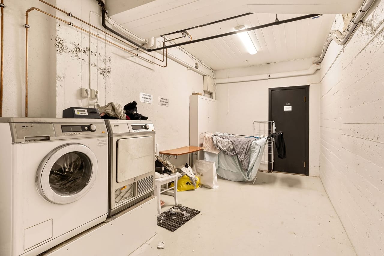 Appliance repair Lynchburg VA: Interior of a laundry room
