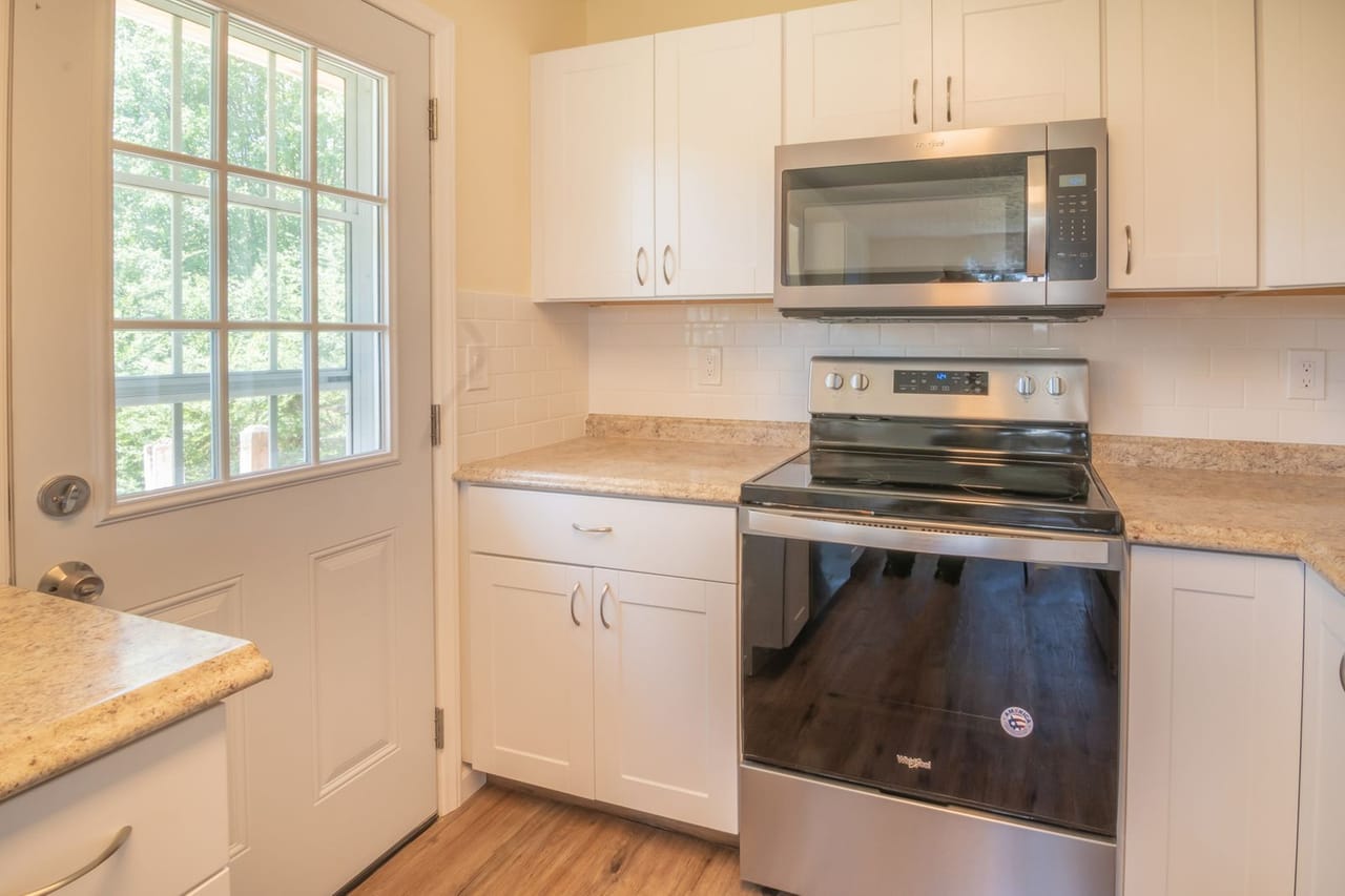 Appliance repair Ponca City OK: Gas stove on kitchen counter