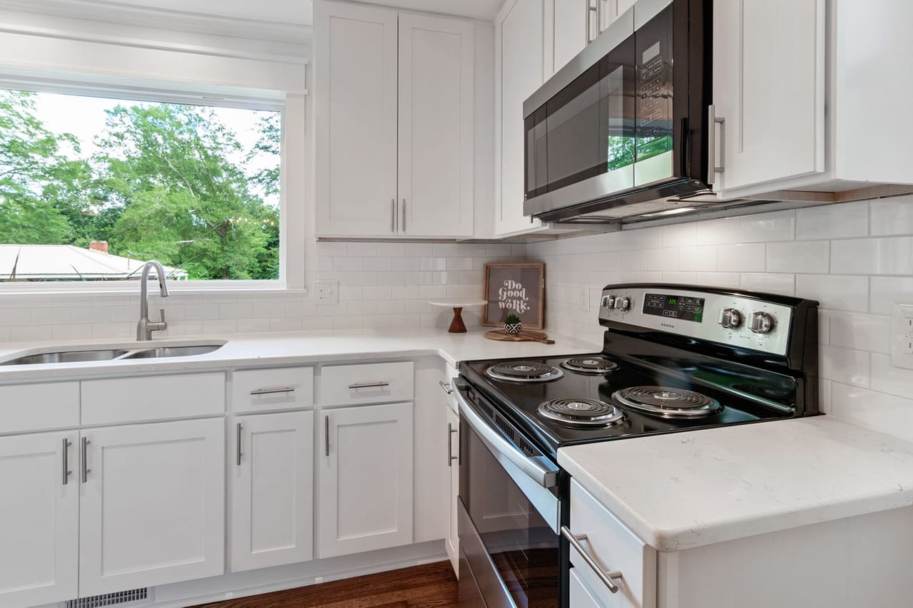 Appliance repair Prescott AZ: Black and silver stove in the kitchen
