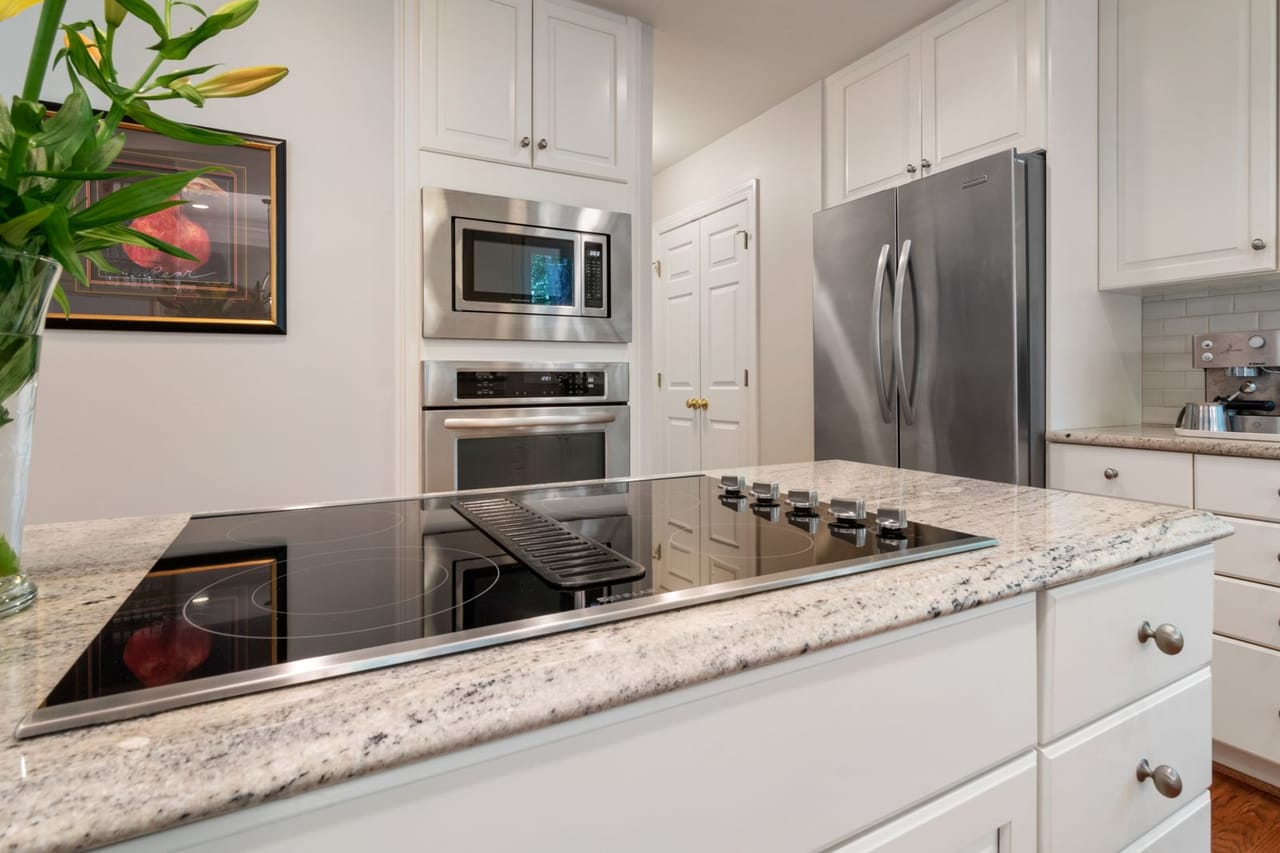 Appliance repair Providence RI: Home interior kitchen