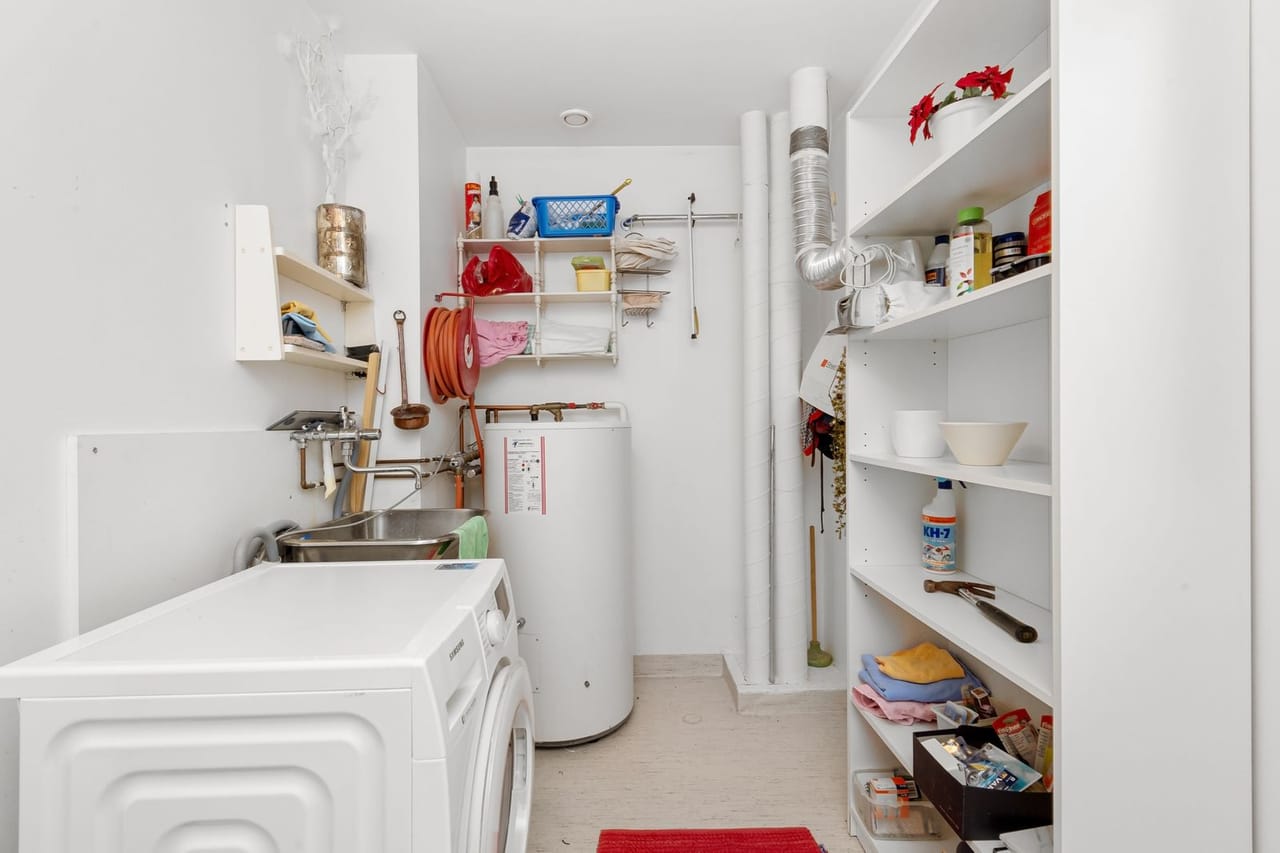 Appliance repair Rockford IL: A laundry room