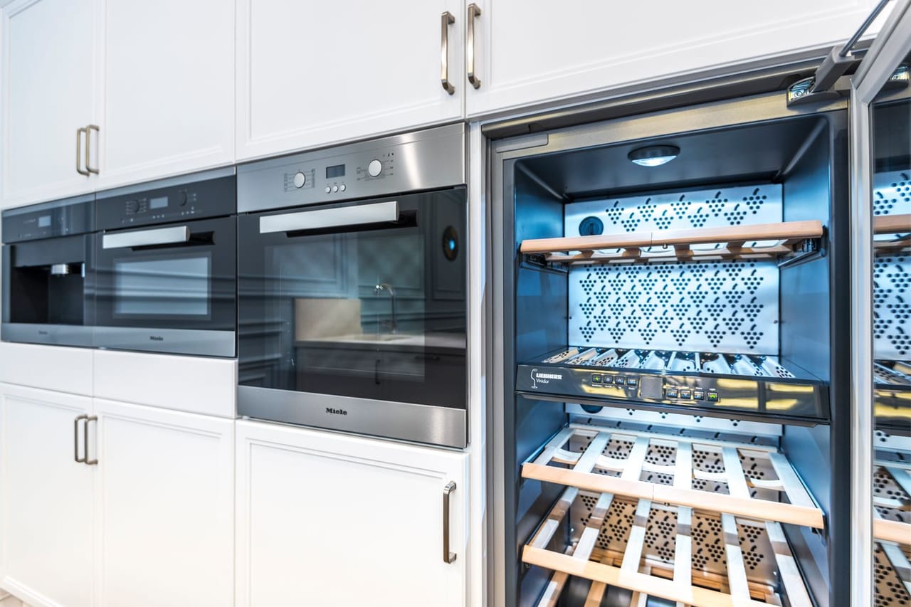 Appliance repair Simi Valley CA: Modern kitchen cabinets