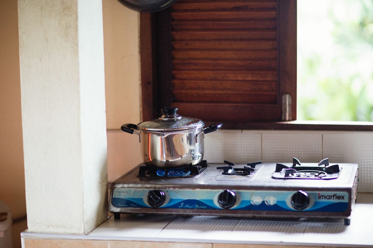 Appliance repair Yakima WA: Stainless steel cooking pot on stove