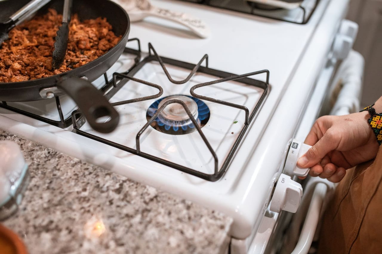 Appliance repair York PA: Frying on a gas stove