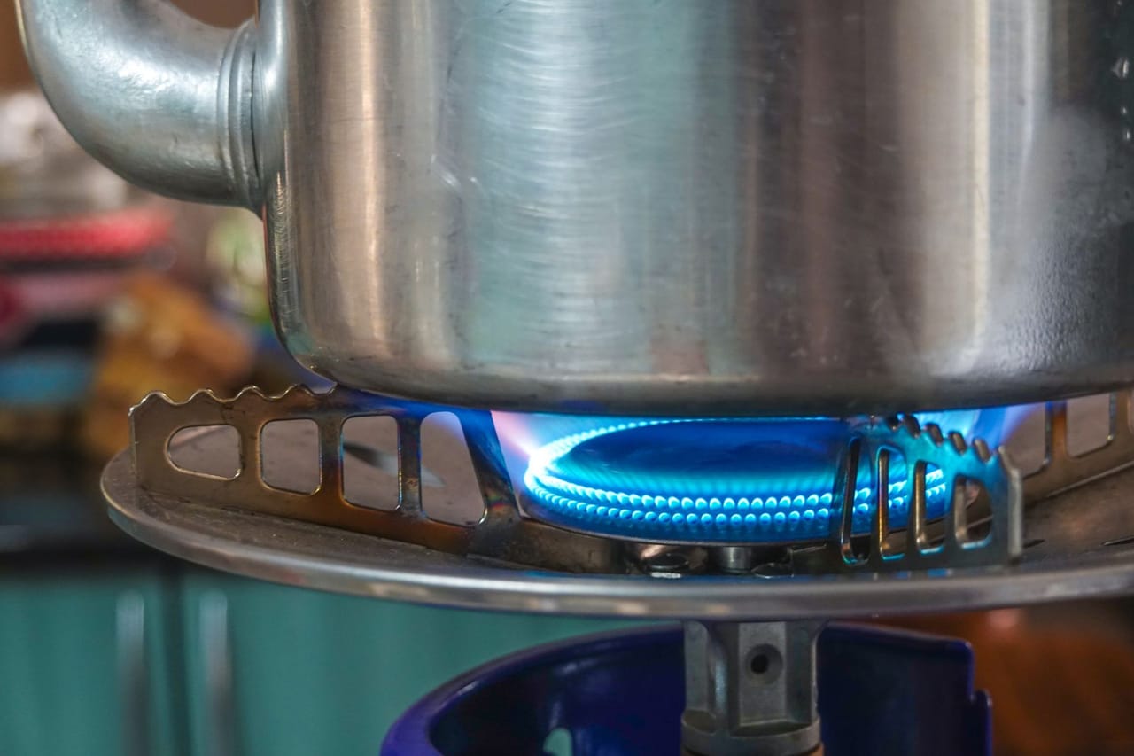 Appliance repair Youngstown OH: Stainless steel kettle on stove