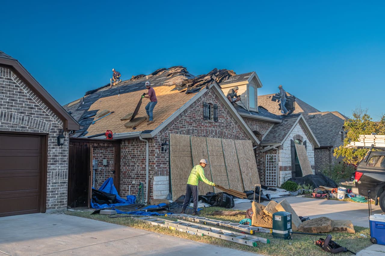 How to repair a flat roof leak: Roof repair and construction