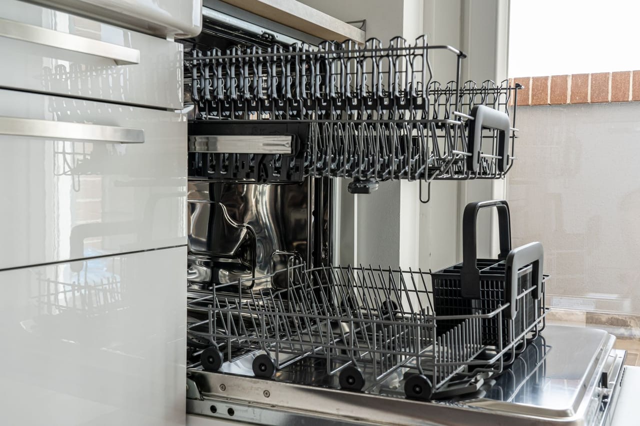 How to repair dishwasher: Empty rack of dishwasher
