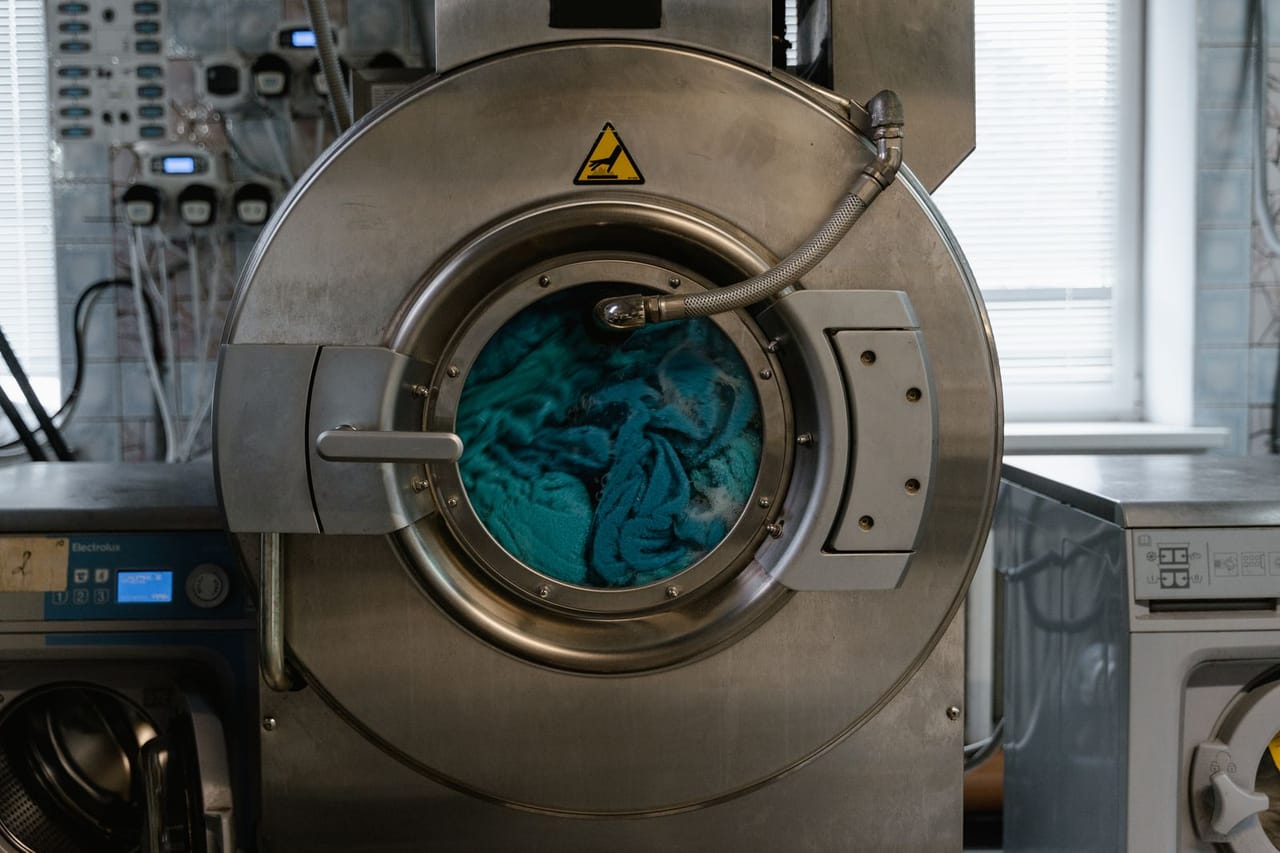 Washing machine won't spin: Fabrics inside automatic washing machine