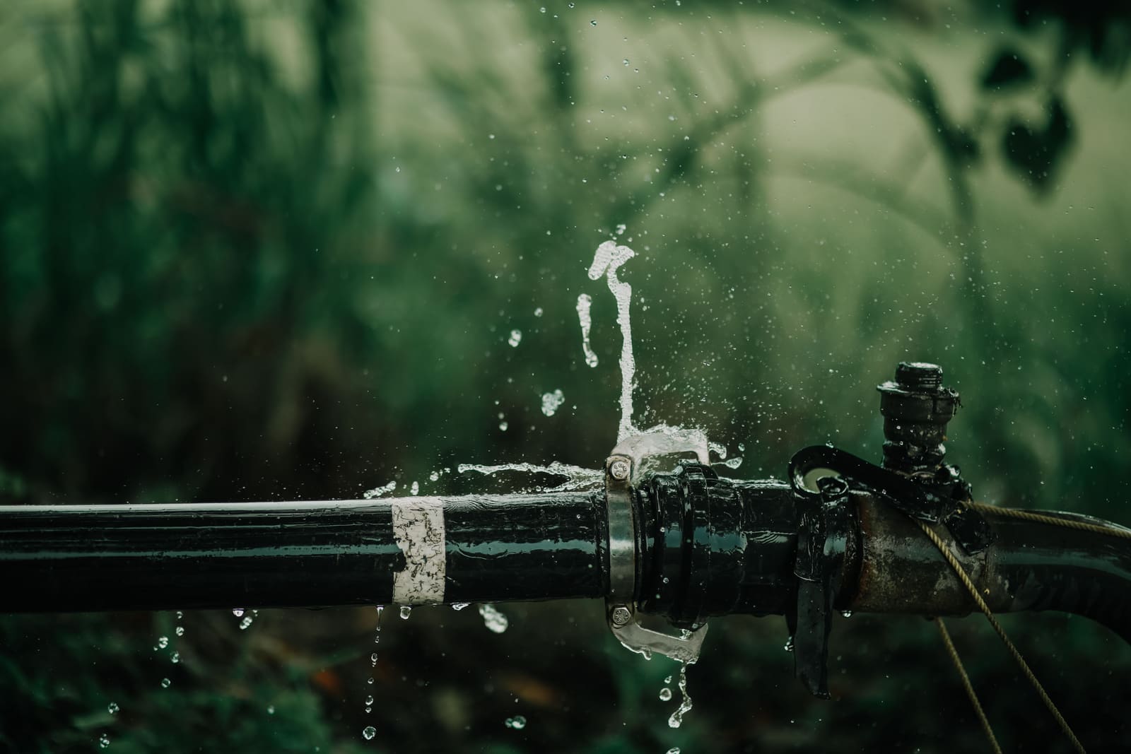 Emergency Plumber in Chicago, IL: Fast Response for Frozen Pipes and Old Galvanized Lines