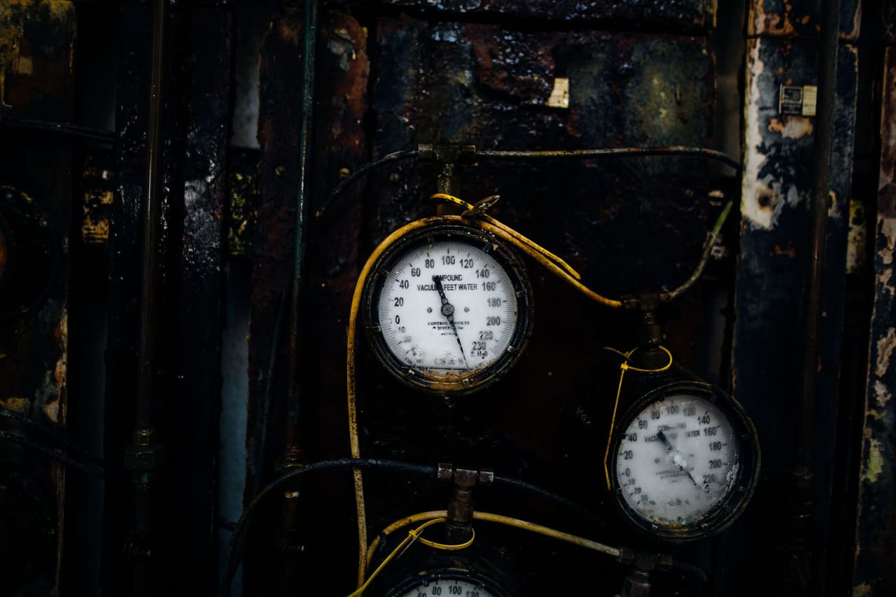 Plumber Napa CA: Rustic gauges
