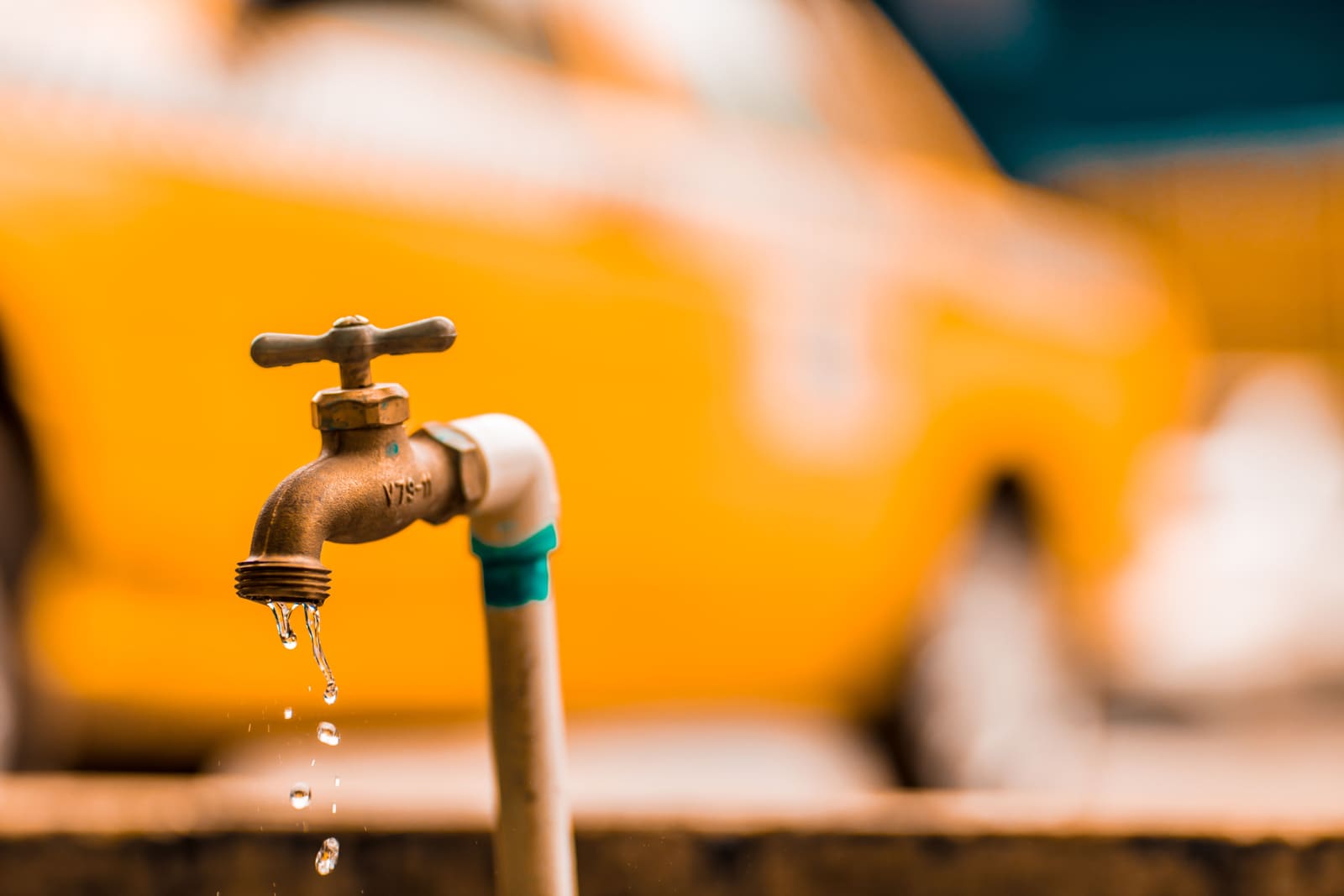 Emergency Plumber in Sacramento, CA: Fast Help for Old Pipe and Summer Heat Damage