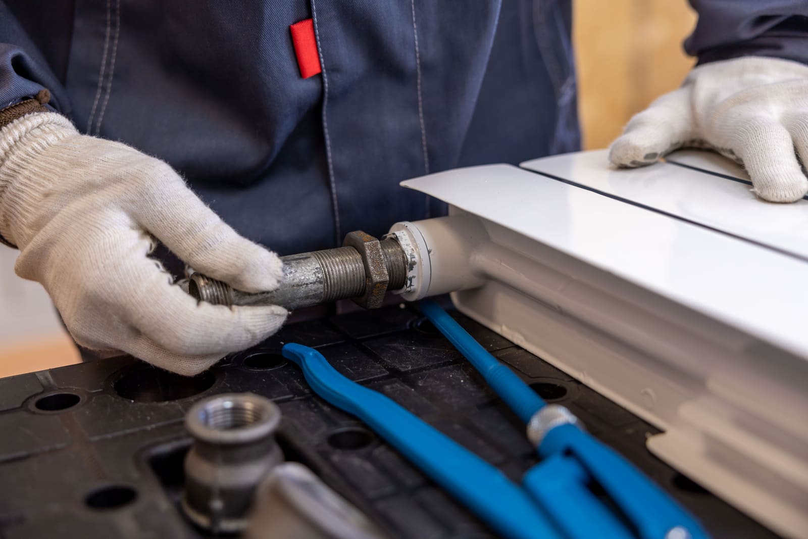 Emergency Plumber in Saint Paul, MN: Fast Help for Deep Freeze and Old Pipe Damage