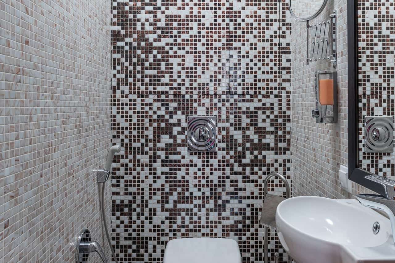 Plumber Santa Clarita CA: Modern toilet interior