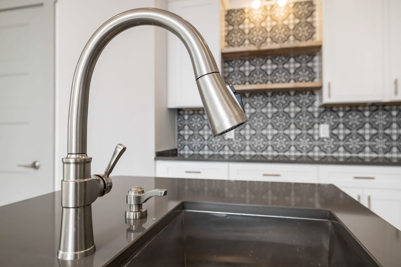 Plumber Sierra Vista AZ: Stainless steel faucet on the sink