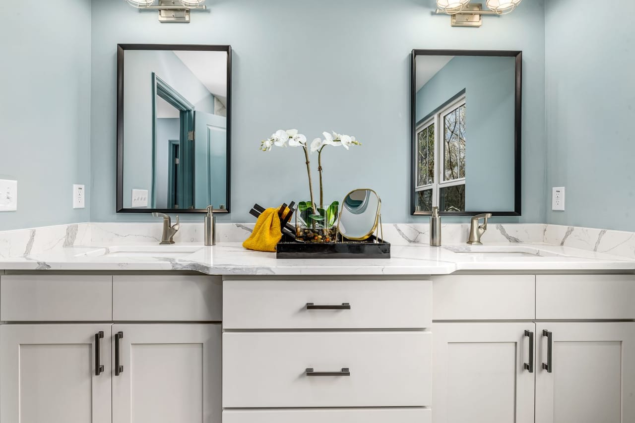 Plumber Williamsport PA: Bathroom interior