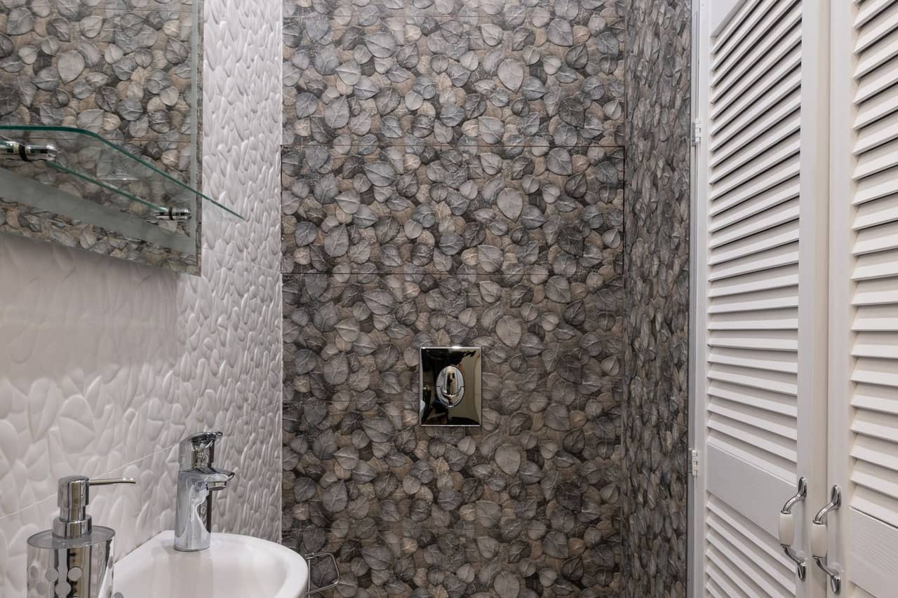 Plumber Woodbridge NJ: Interior design of a small comfort room