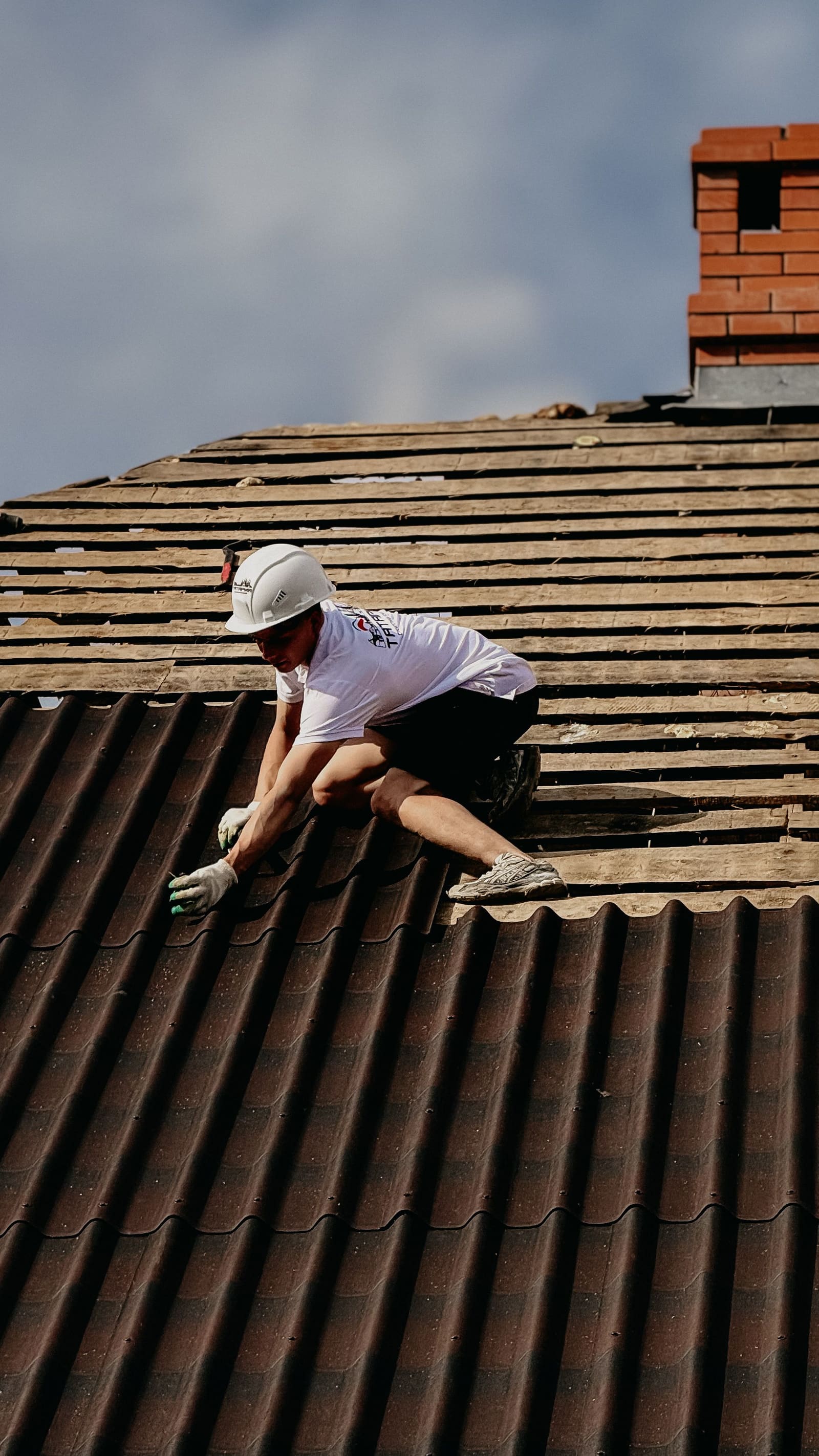 Roof Repair in Chicago, IL: Flat Roofs, Ice Dams, and Real Winter Snow Load