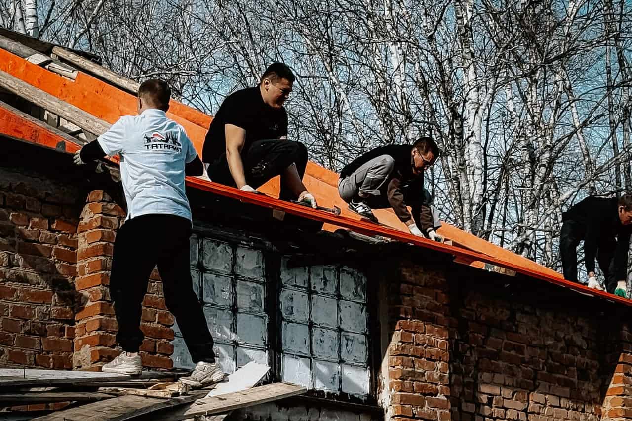 Roof Repair in Bend, OR: Snow Load and Ice Dams