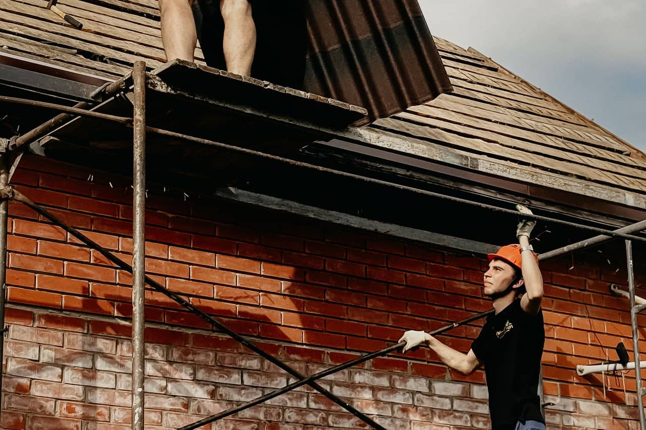 Roof Repair in Bradenton, FL: Hurricane Wind, Aging Roofs