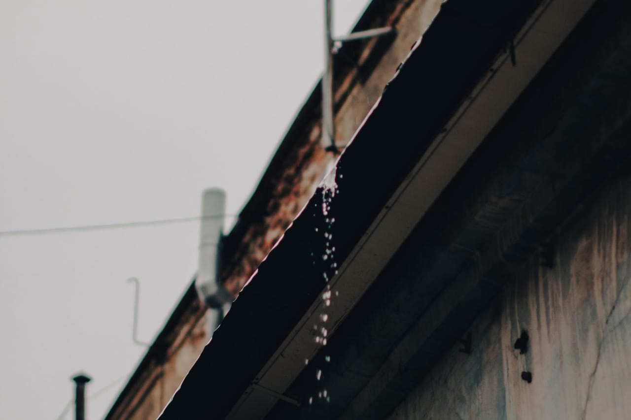Roof Repair in Moorhead, MN: Snow Load and Ice Dams