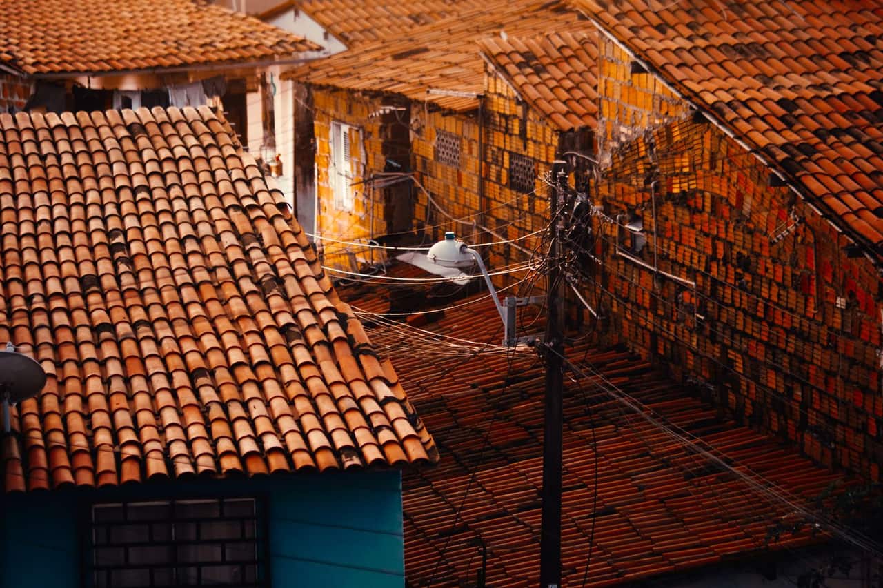 Roof repair Sioux Falls SD: Red tiled rooftops