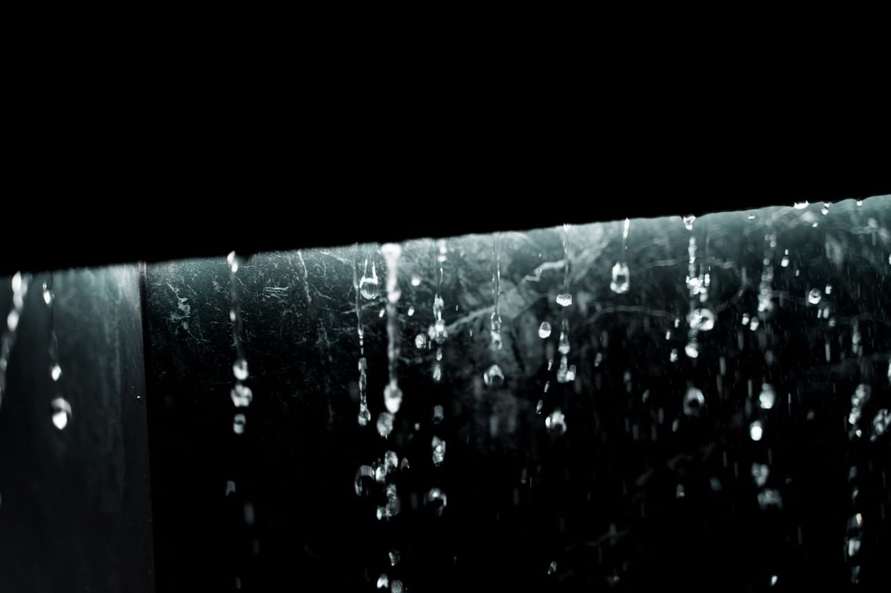 Water damage restoration Sarasota FL: Raindrops falling down